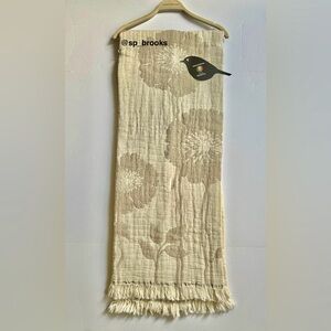 🎁Piscatextil Throw Blanket - Sunflower Blooms - Tan and Cream - Cotton